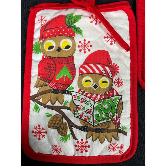 Pair of Vintage Christmas Pot Holders, Owls Caroling, Wooden Rings, Red Bow - Picture 4 of 4